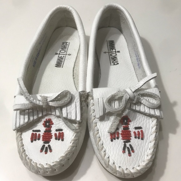 Minnetonka Shoes - Minnetonka White Moccasins EUC Size 5
